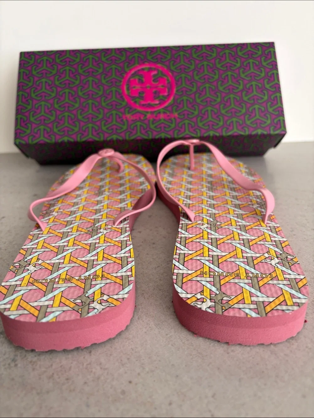 NEW Tory Burch Pink Caning Logo Geo 650 Flip Flops Size 9 - Picture 7 of 10